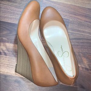 Jessica Simpson brown wedge heel 👠